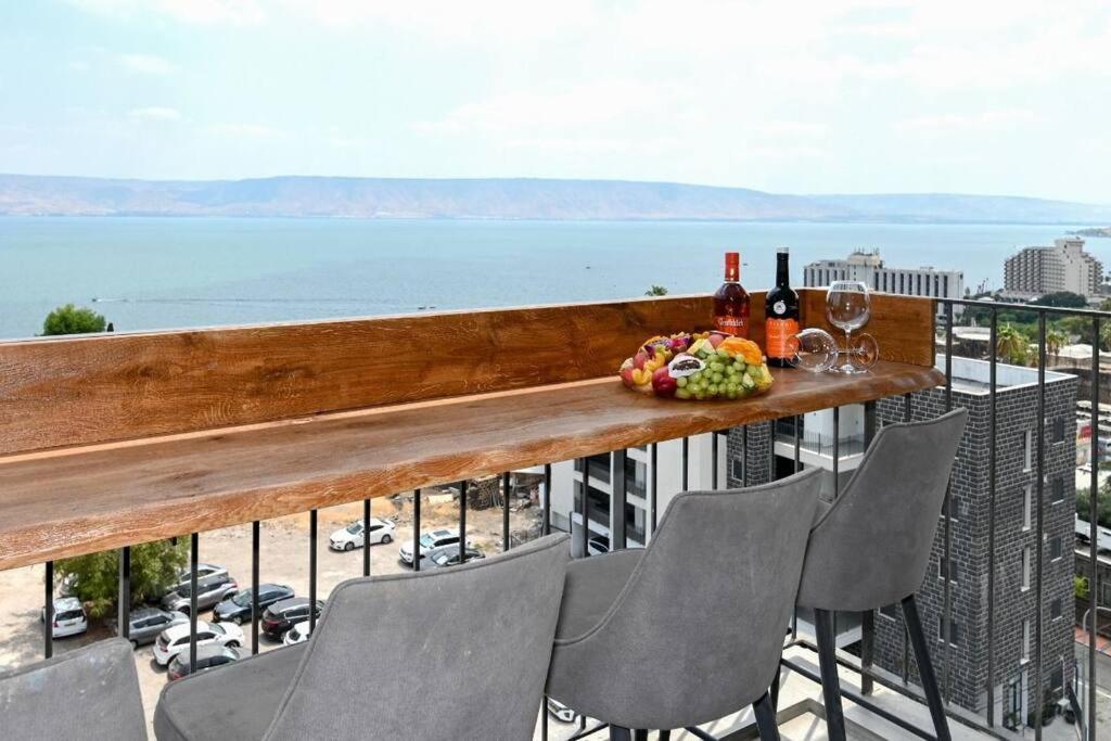 L.T.D- My View. 2 Bedroom Apartment By The Lake. Tiberias Exterior foto