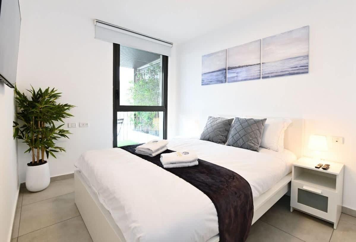 L.T.D- My View. 2 Bedroom Apartment By The Lake. Tiberias Exterior foto