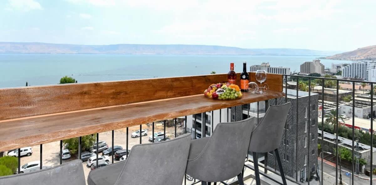 L.T.D- My View. 2 Bedroom Apartment By The Lake. Tiberias Exterior foto