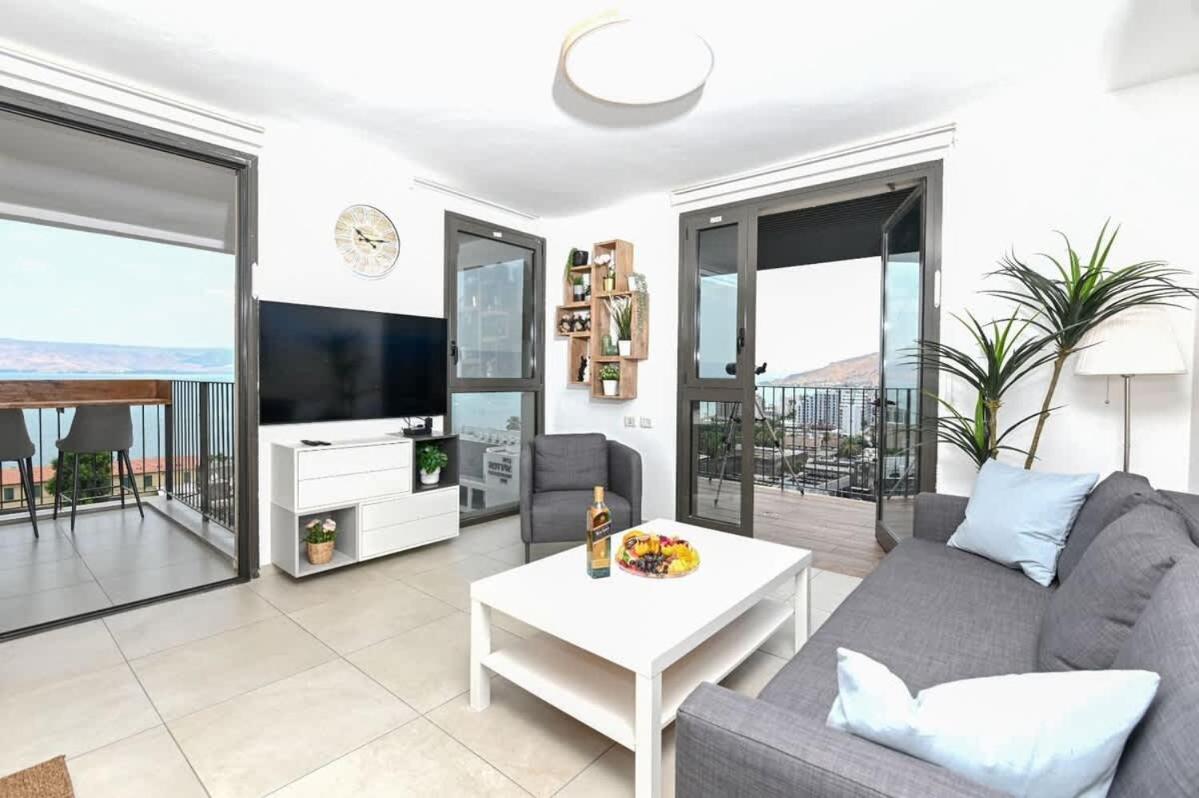 L.T.D- My View. 2 Bedroom Apartment By The Lake. Tiberias Exterior foto