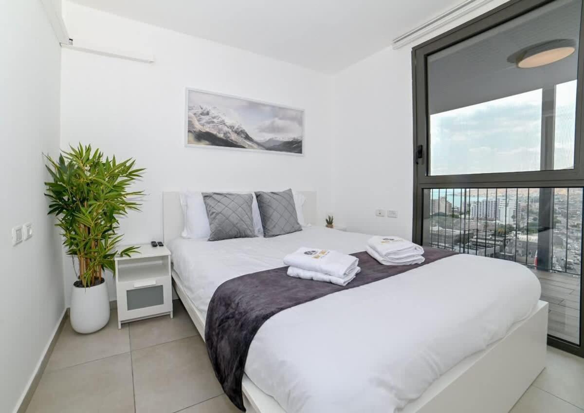 L.T.D- My View. 2 Bedroom Apartment By The Lake. Tiberias Exterior foto