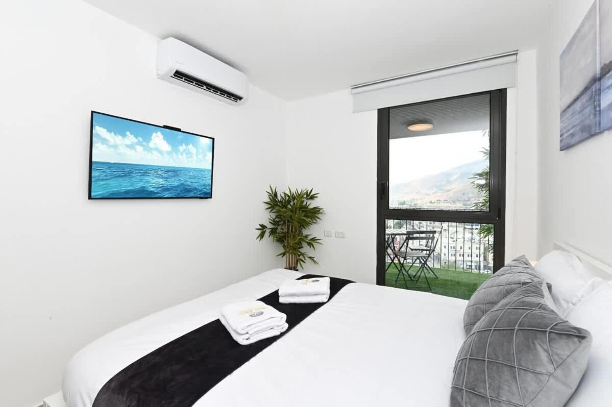 L.T.D- My View. 2 Bedroom Apartment By The Lake. Tiberias Exterior foto