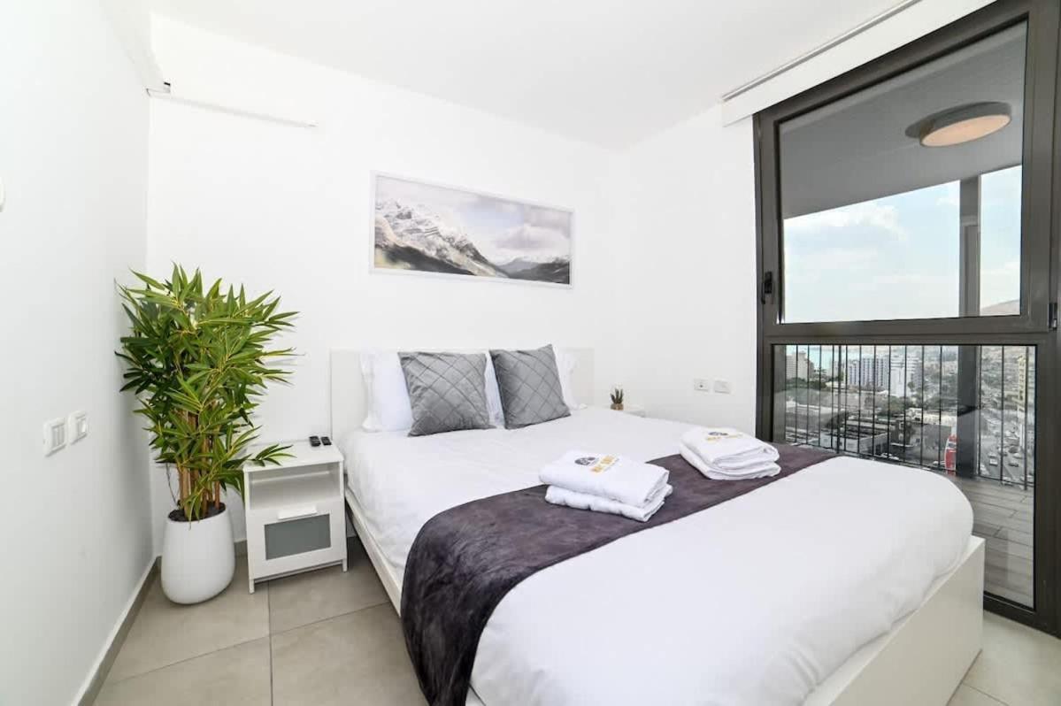 L.T.D- My View. 2 Bedroom Apartment By The Lake. Tiberias Exterior foto